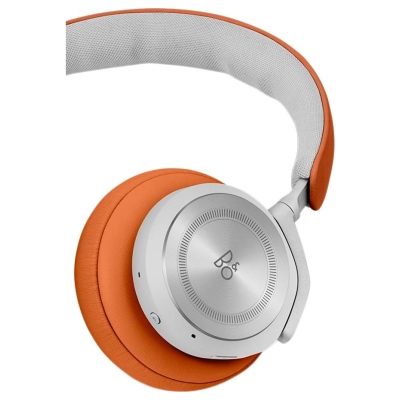 Bang & Olufsen Beoplay HX Timber