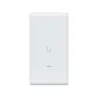 Ubiquiti U6-Mesh-Pro-EU Indoor/outdoor WiFi 6 AP with 4 spatial streams, an integrated super antenna, and a gigabit passthrough 