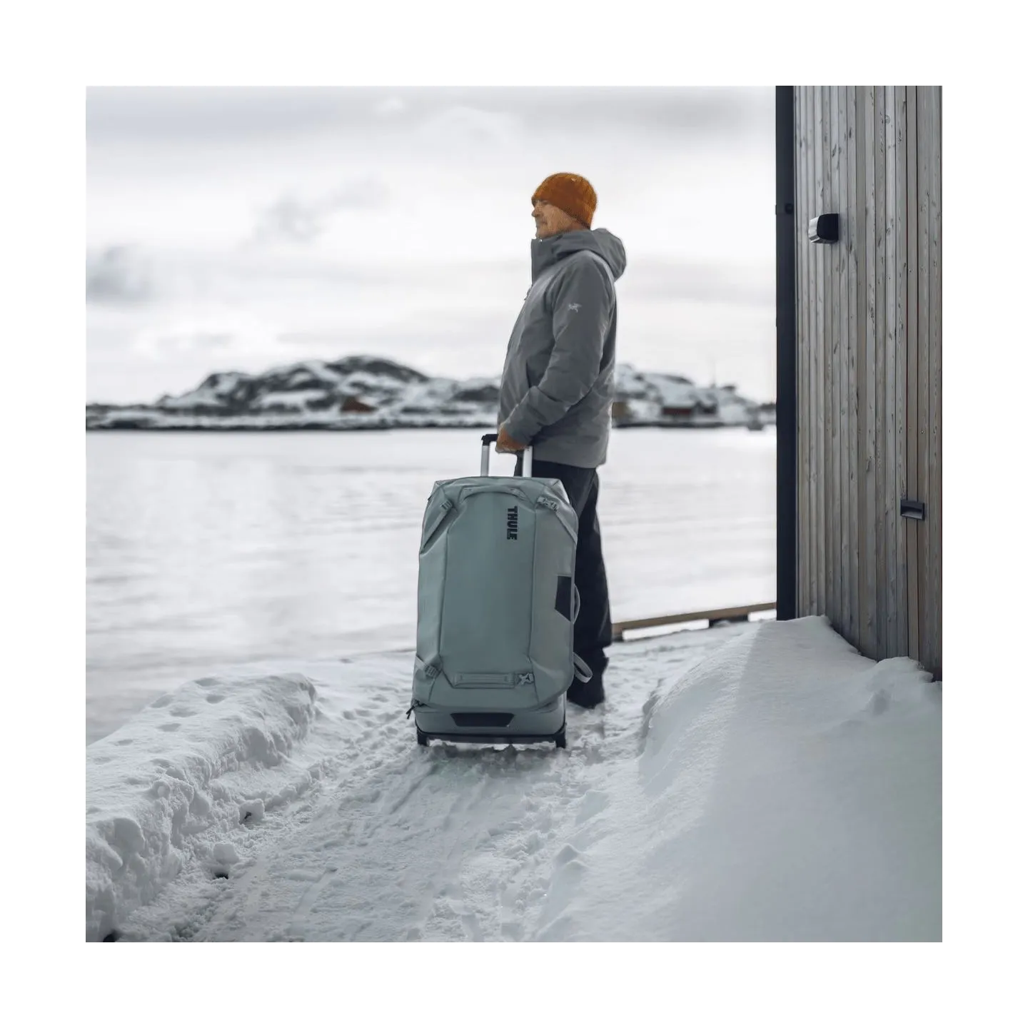 Thule 4988 Chasm Wheeled Duffel Bag 110L Pond Gray