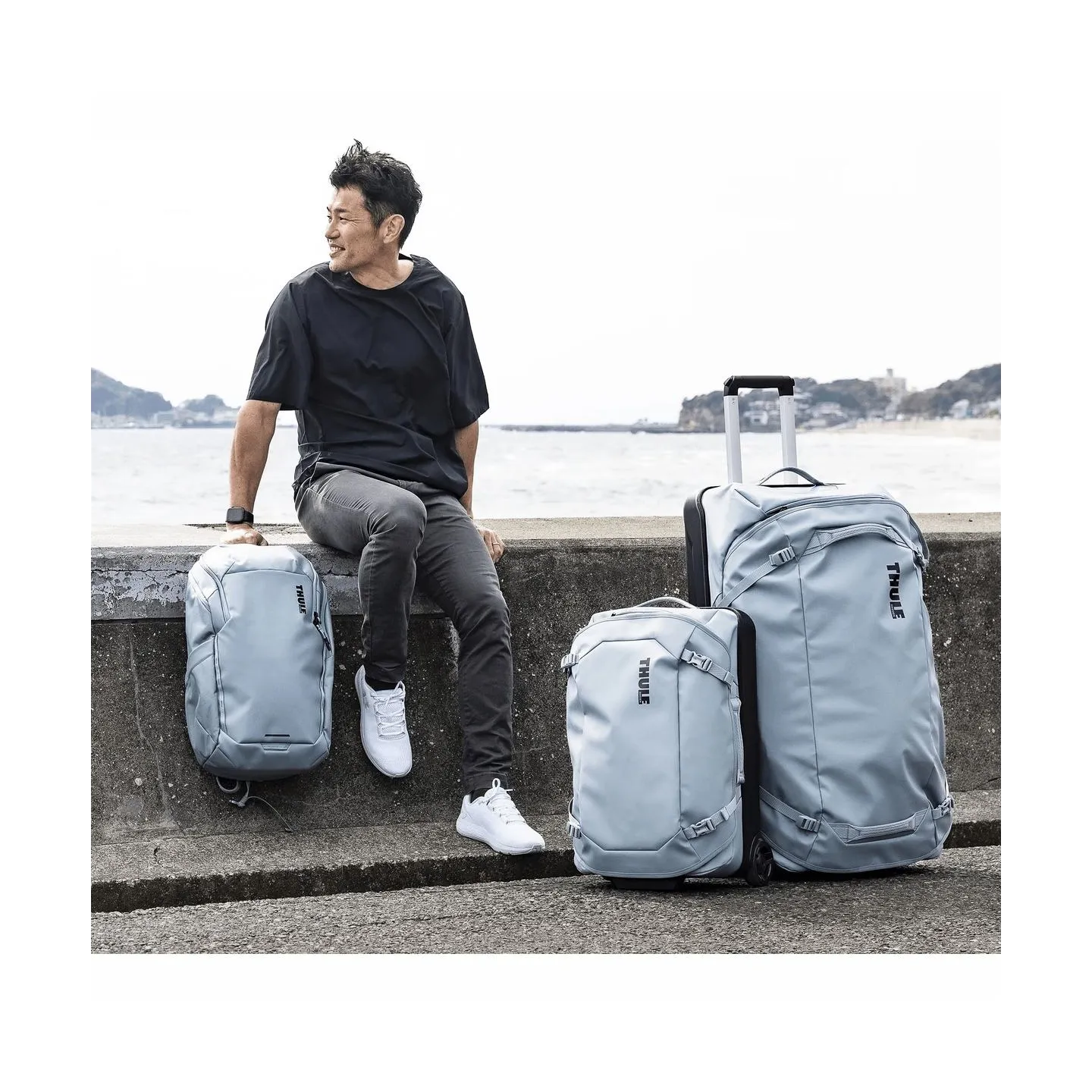Thule | Check-in Wheeled Suitcase | Chasm | Luggage | Waterproof | Pond Gray