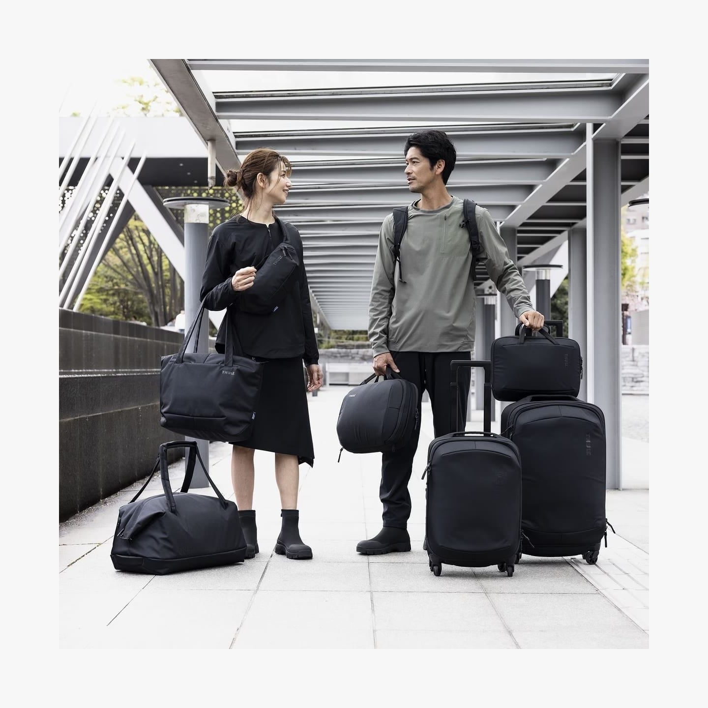 Thule 5049 Subterra 2 checked spinner black