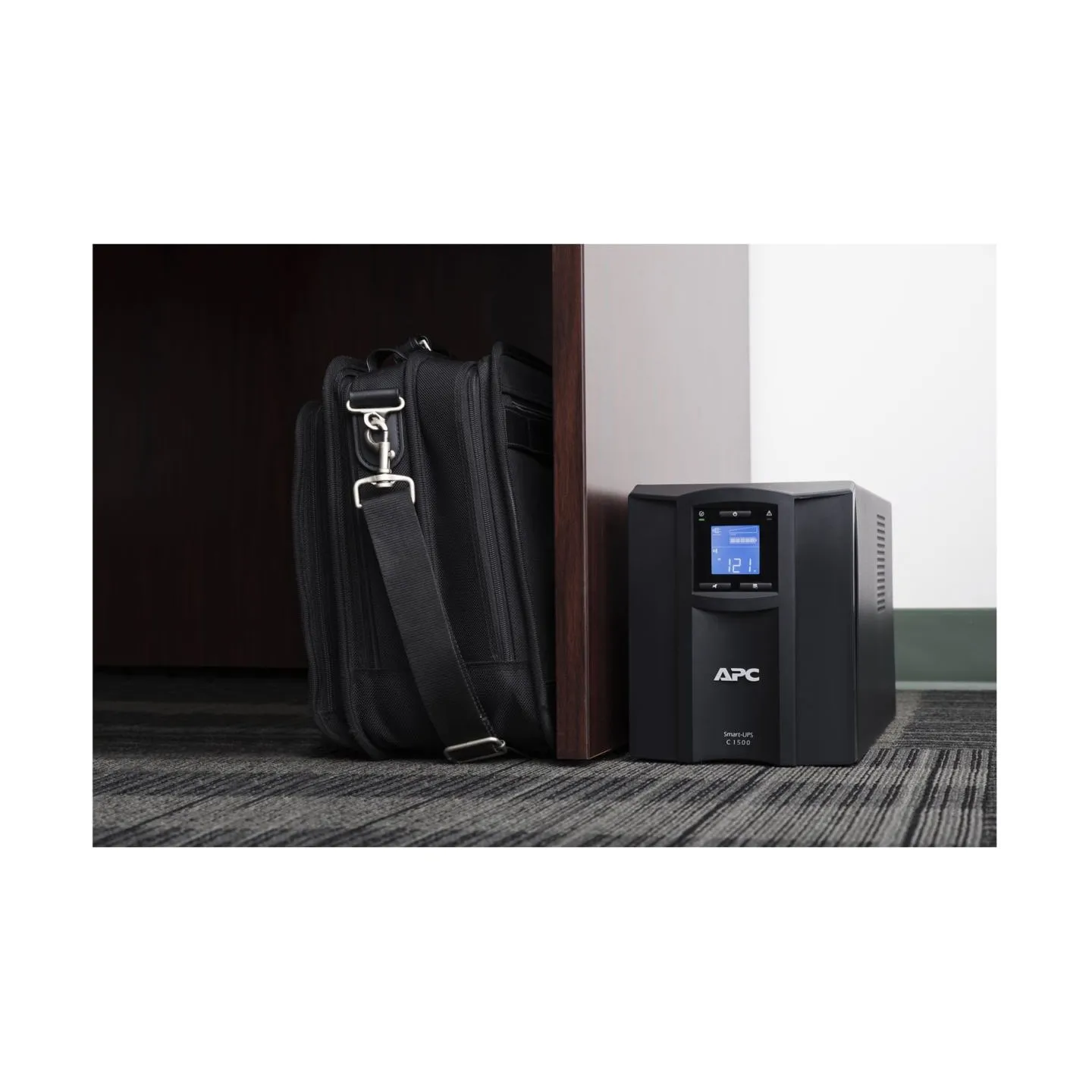 Schneider Electric APC Smart-UPS C | SMC1500IC | 1500 VA | 900 W
