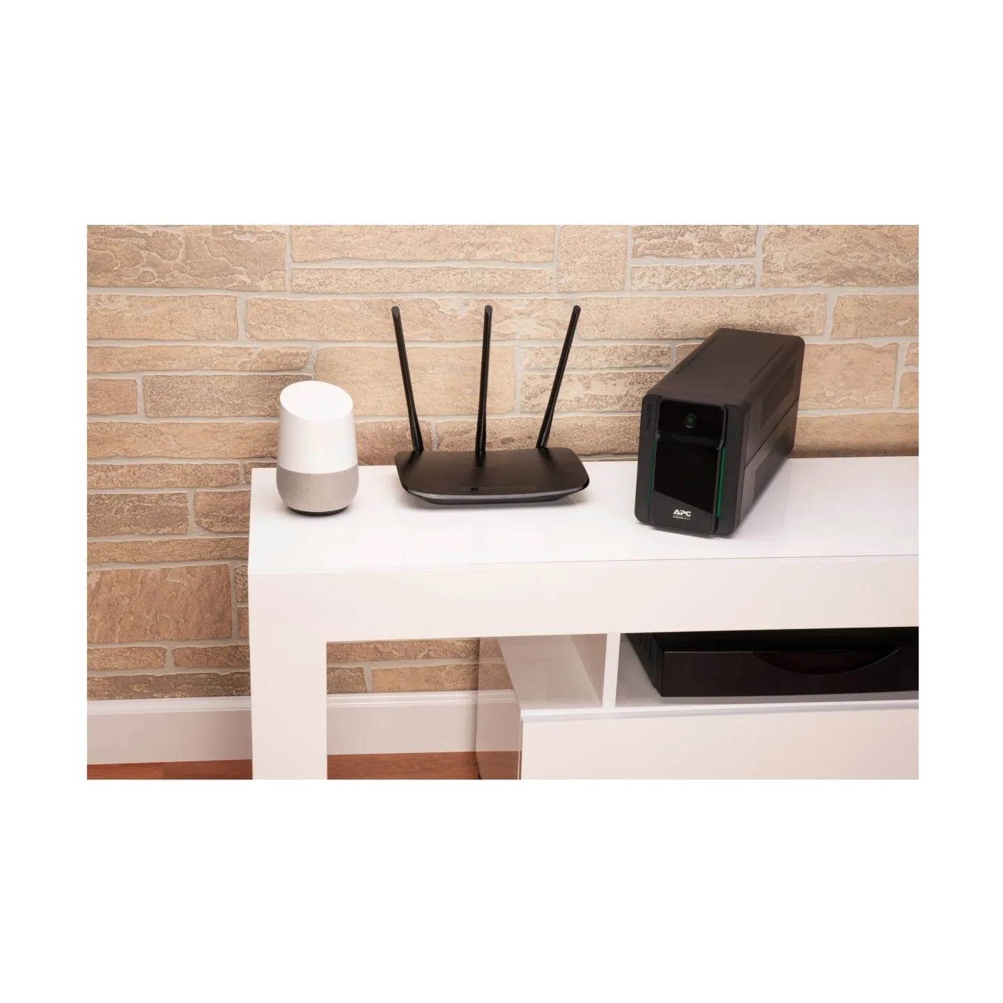 Schneider Electric APC Easy UPS | BVX700LI-GR | 700 VA | 360 W