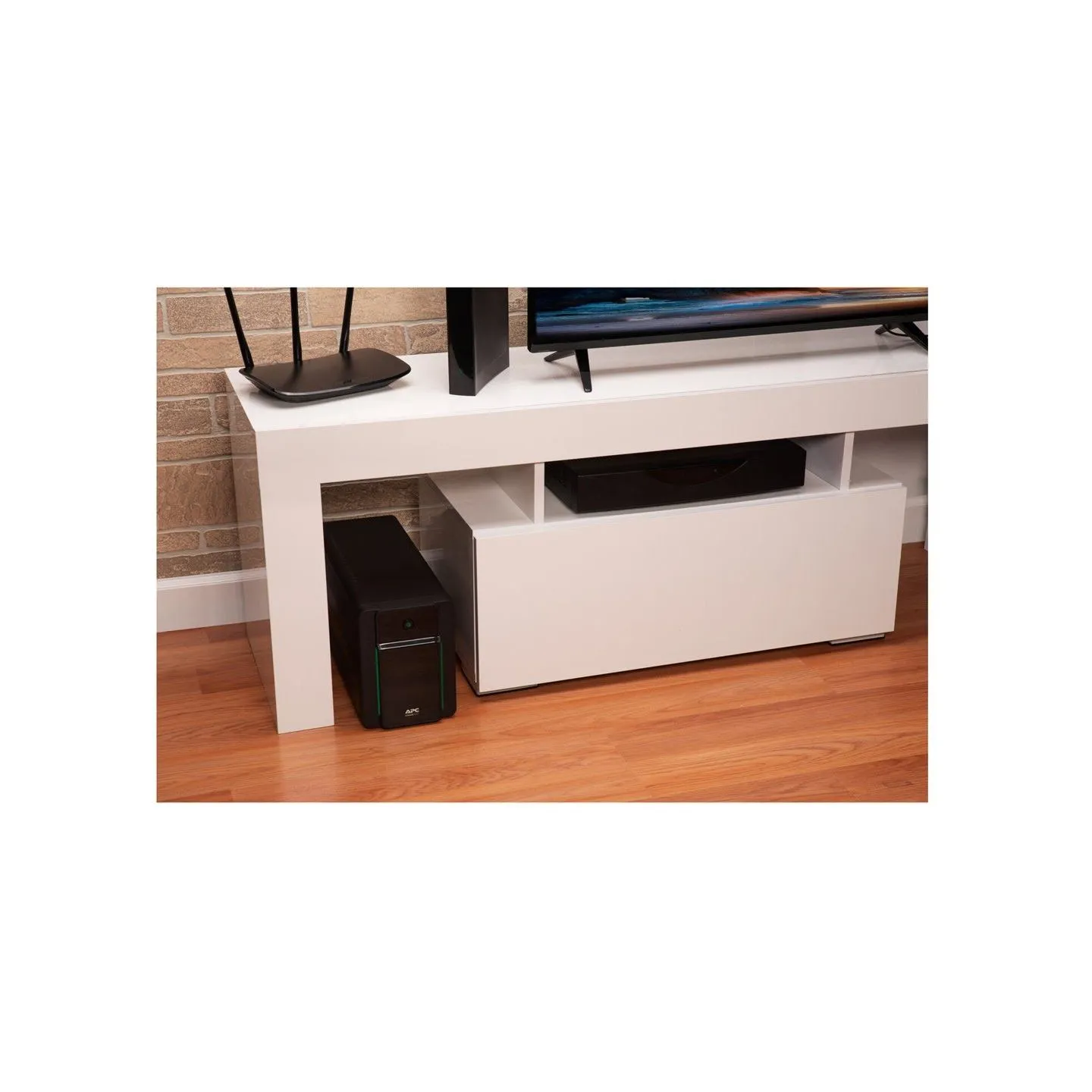 Schneider Electric Easy UPS | 1600 VA | 900 W