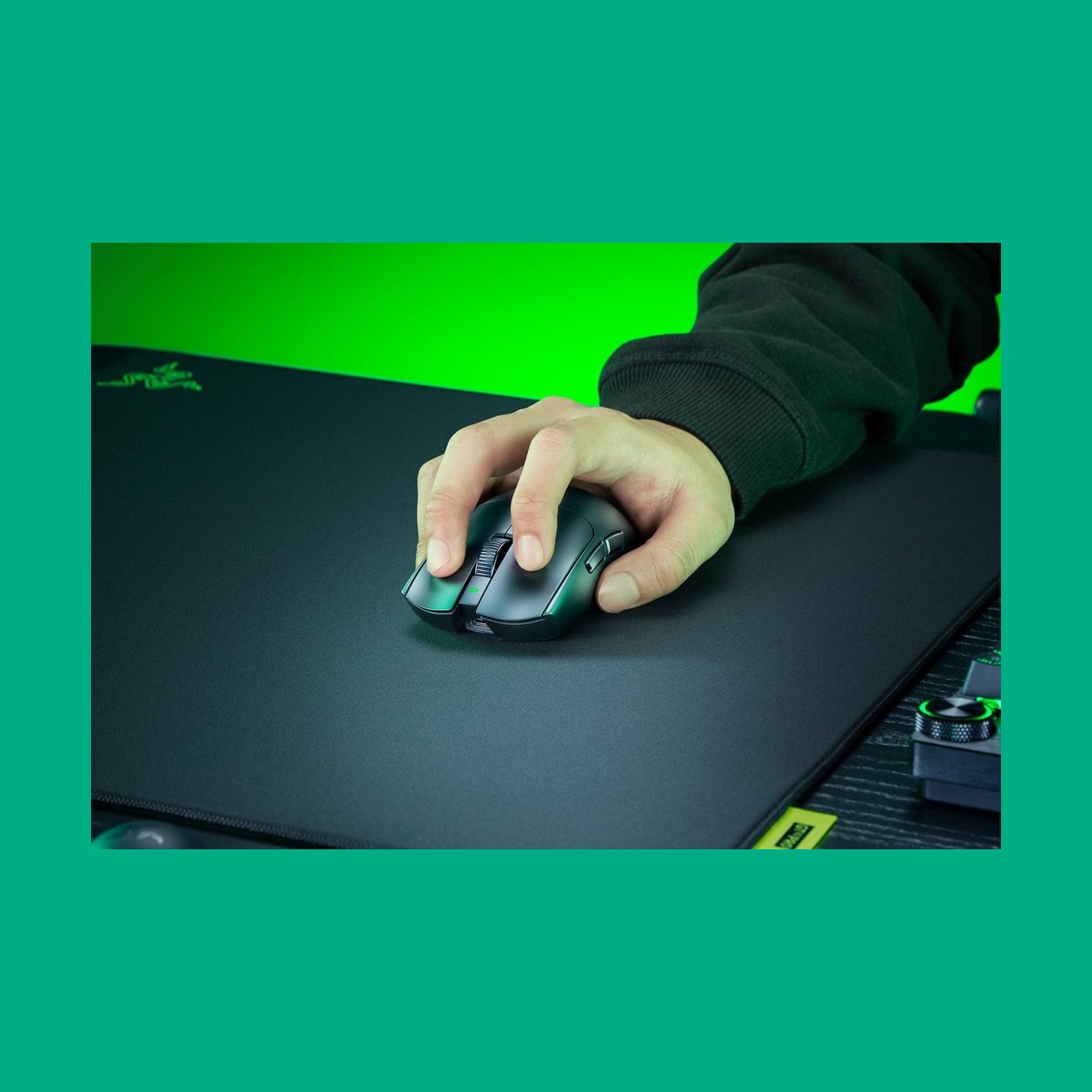 Razer Mouse RZ01-05630100-R3G1 / Viper V4 Pro Black / RZ01-05630100-R3G1