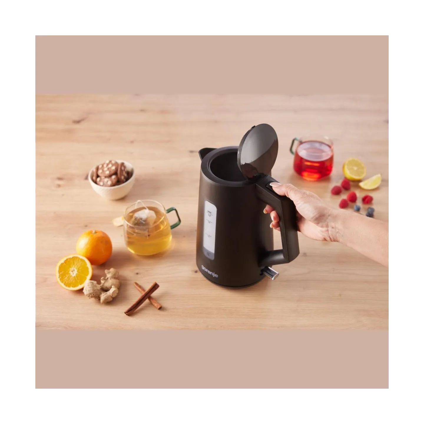 Gorenje K17OPB | Kettle | Electric | 2200 W | 1.7 L | Plastic | 360° rotational base | Black