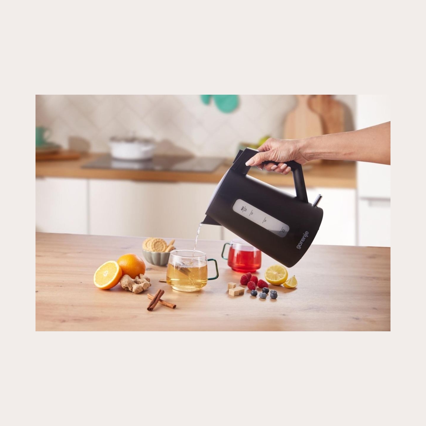 Gorenje K17OPB | Kettle | Electric | 2200 W | 1.7 L | Plastic | 360° rotational base | Black