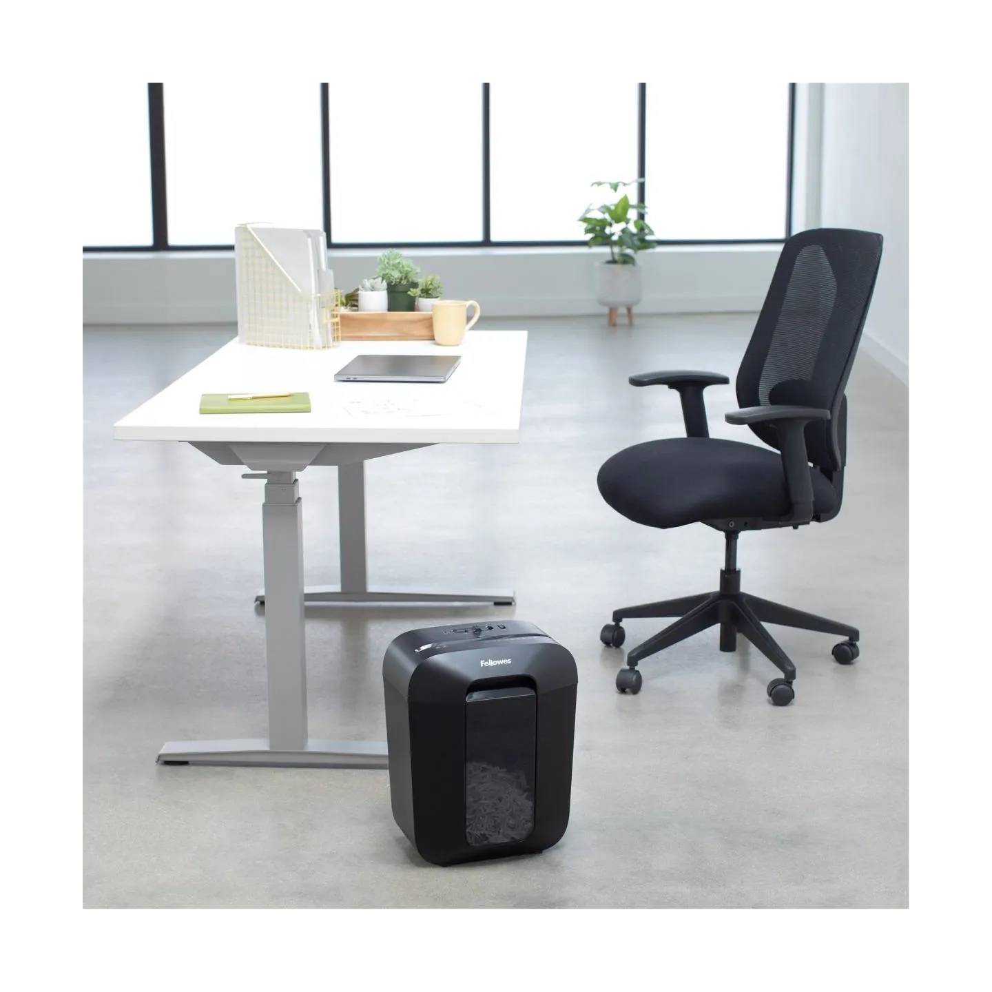 Fellowes Cross-Cut | LX45 | Black | Paper shredding | Credit cards shredding | Traditional
