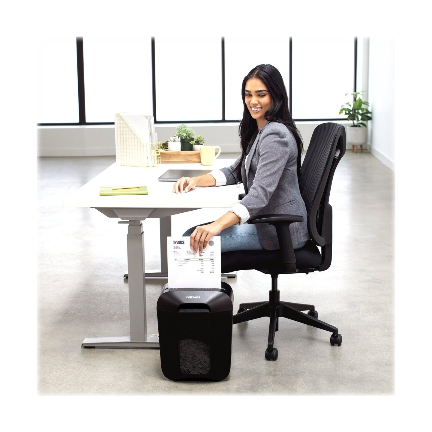 Fellowes Cross-Cut | LX45 | Black | Paper shredding | Credit cards shredding | Traditional
