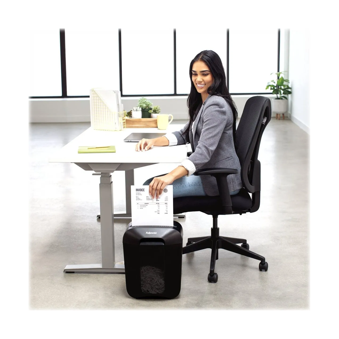 Fellowes Cross-Cut | LX45 | Black | Paper shredding | Credit cards shredding | Traditional