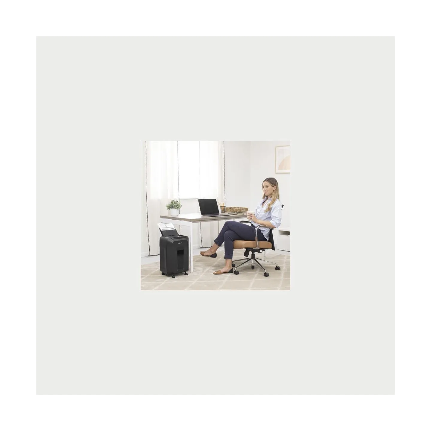 Fellowes Mini-Cut | AutoMAX 80M | Black | 17 L | Paper shredding | Credit cards shredding