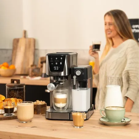 Cecotec Coffee Maker | Power Espresso 20 Cream | Pump pressure 20 bar | Built-in milk frother | Semi-automatic | 1350 W