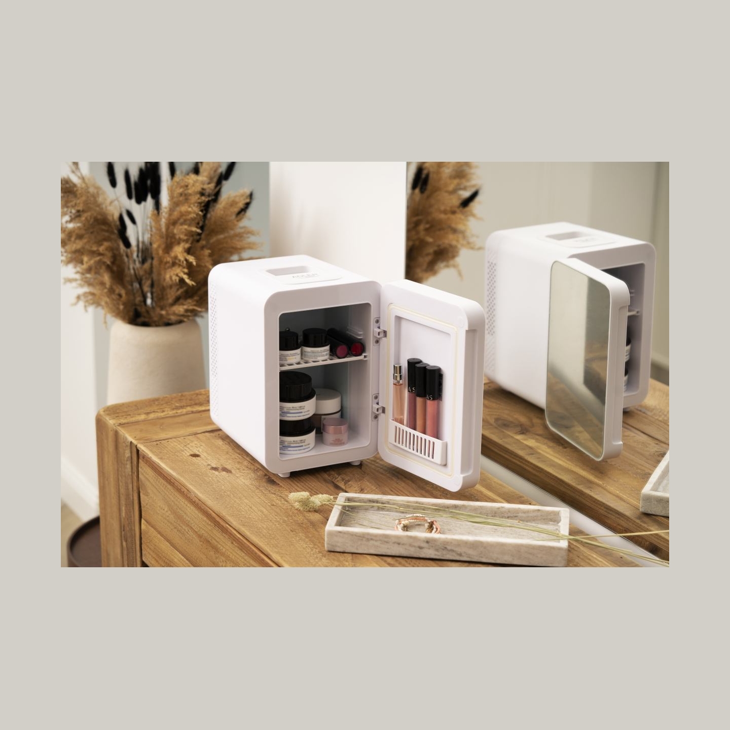 Adler | Mini refrigerator with mirror | AD 8085 | Free standing | Larder | Height 27 cm | Fridge net capacity 4 L | White