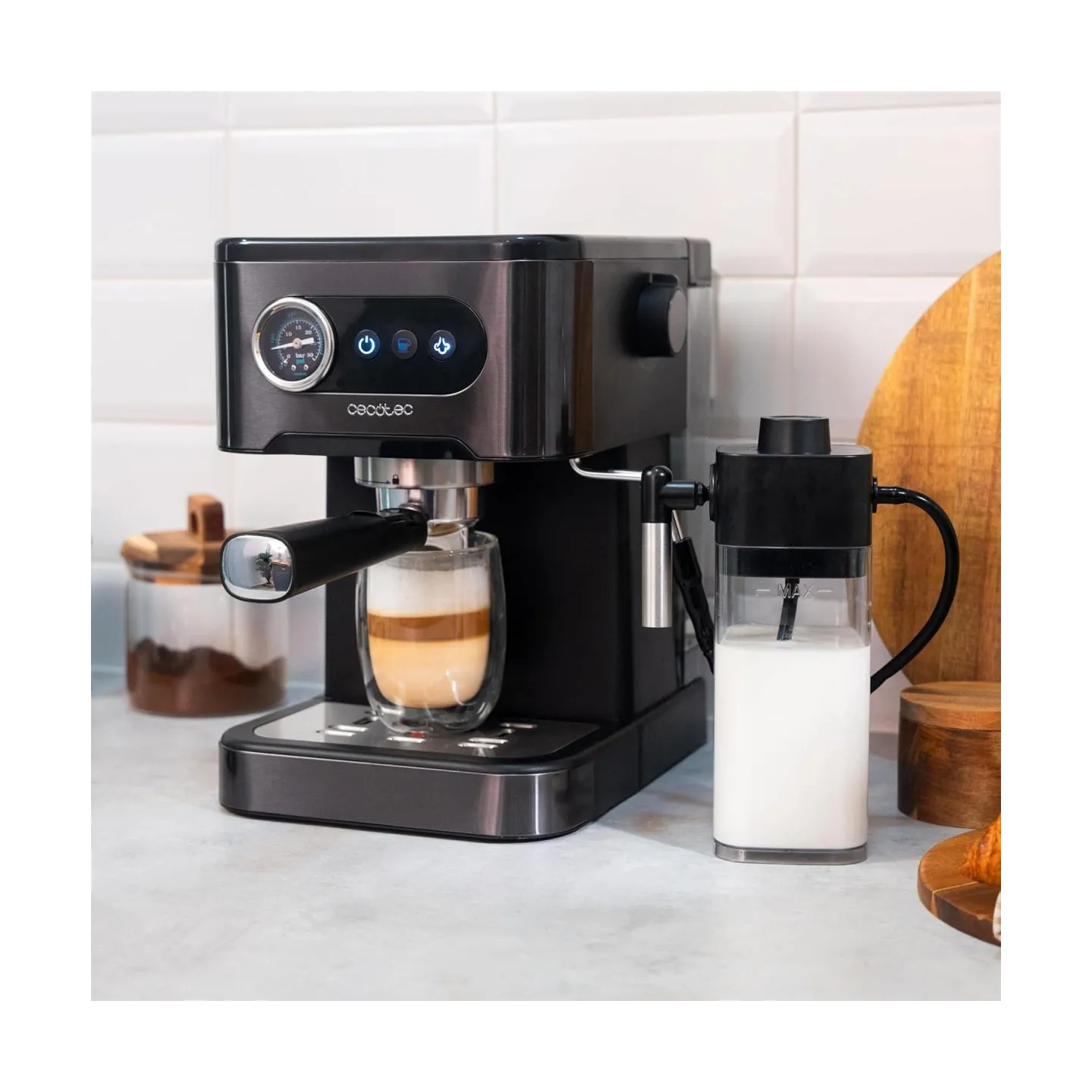 Cecotec Coffee machine | Power Espresso 20 Pro Latte | Pump pressure 20 bar | Built-in milk frother | Semi-automatic | Black | 1