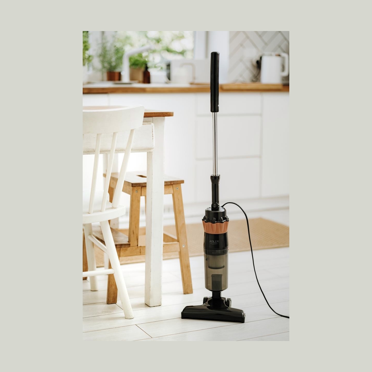 Adler | Vacuum Cleaner | AD 7049 | Corded operating | Handstick/Handheld | 800 W | Black | Warranty 24 month(s)