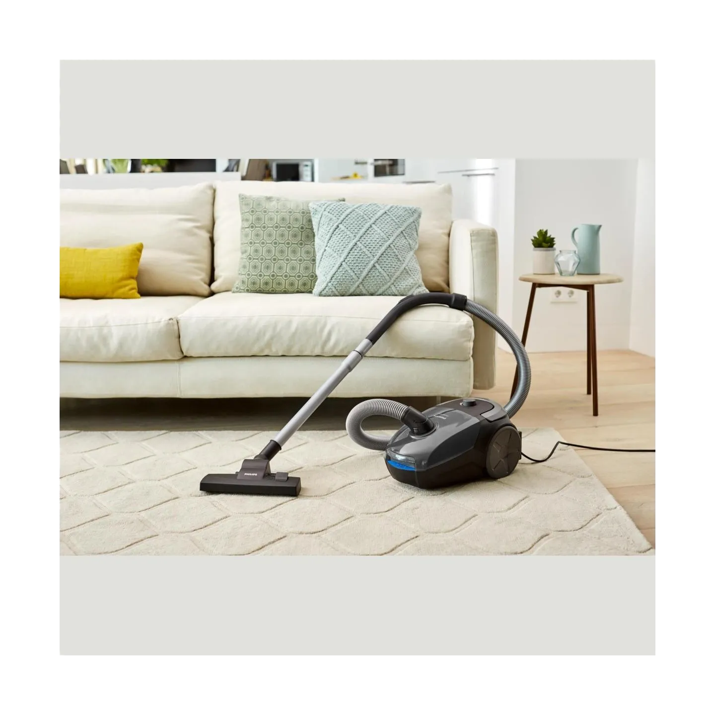 Philips Vacuum Cleaner|PHILIPS|Input power 900 W|Dust capacity 3 L|Cylinder vacuum|Cleaning type Dry|Dust container Dust bag|Col