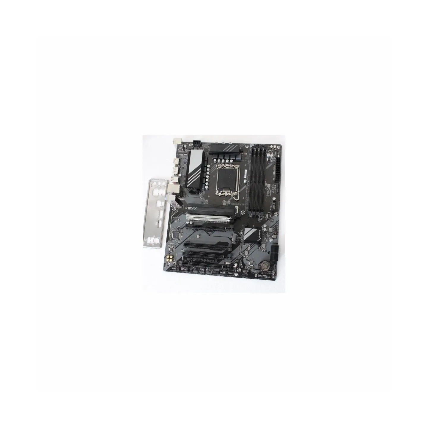Gigabyte USED, REFURBISHED, WITHOUT ORIGINAL PACKAGING AND ACCESSORIES, ONLY BACK PANEL INCLUDED