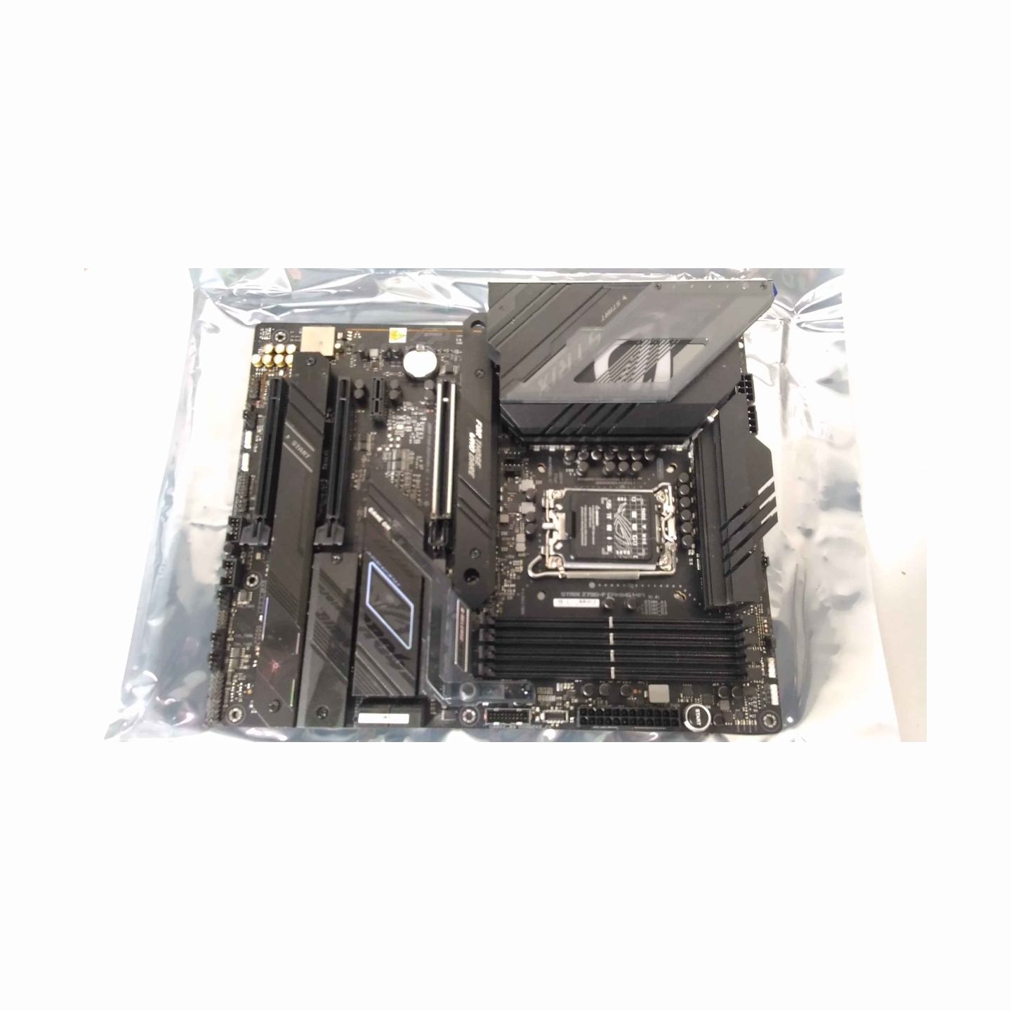 Asus ROG STRIX Z790-F GAMING WIFI | Processor family Intel | Processor socket  LGA1700 | DDR5 DIMM | Memory slots 4 | Supported 