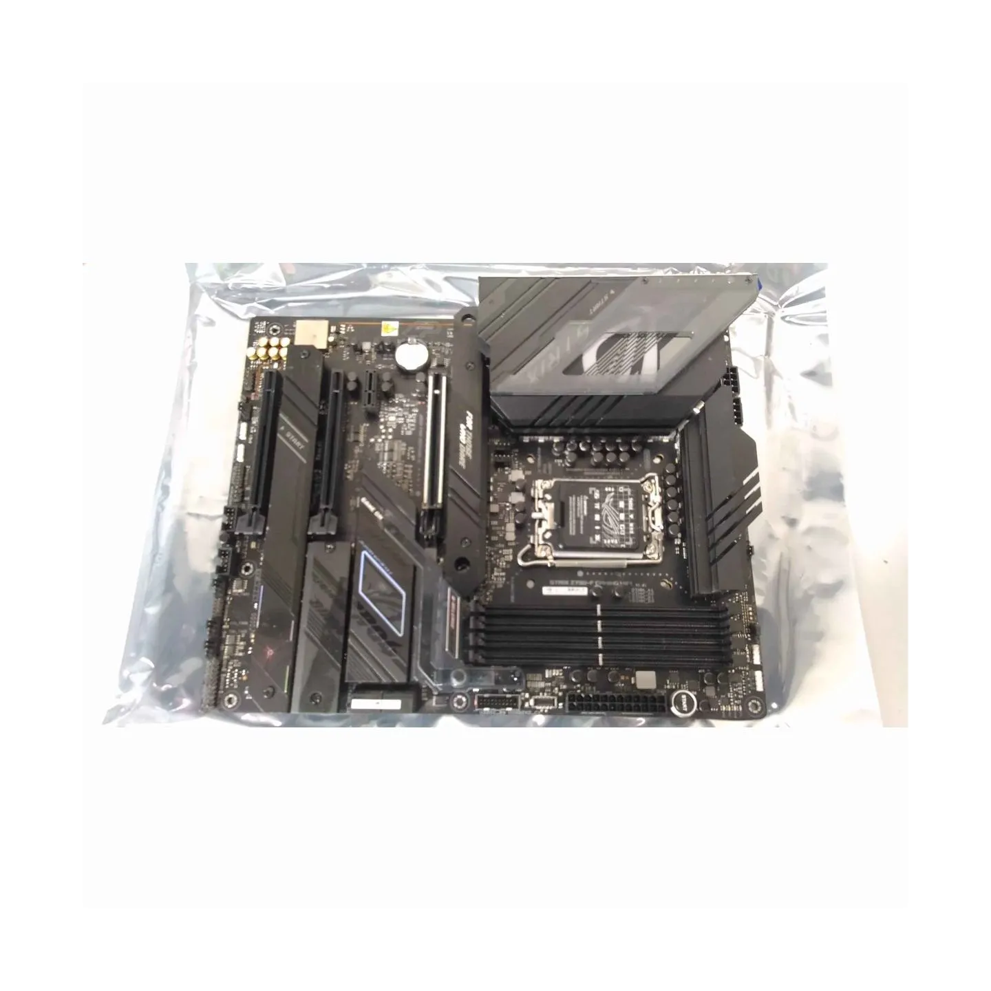 Asus ROG STRIX Z790-F GAMING WIFI | Processor family Intel | Processor socket  LGA1700 | DDR5 DIMM | Memory slots 4 | Supported 