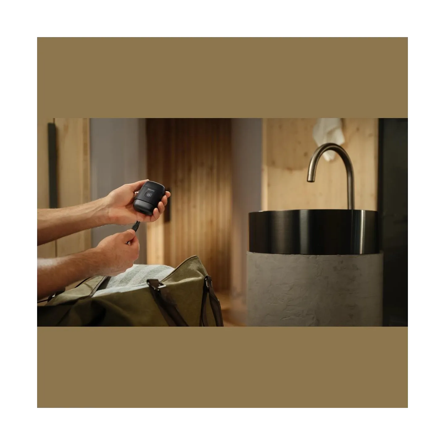 Philips Wet & Dry Electric Compact Shaver S591/05  / S591/05
