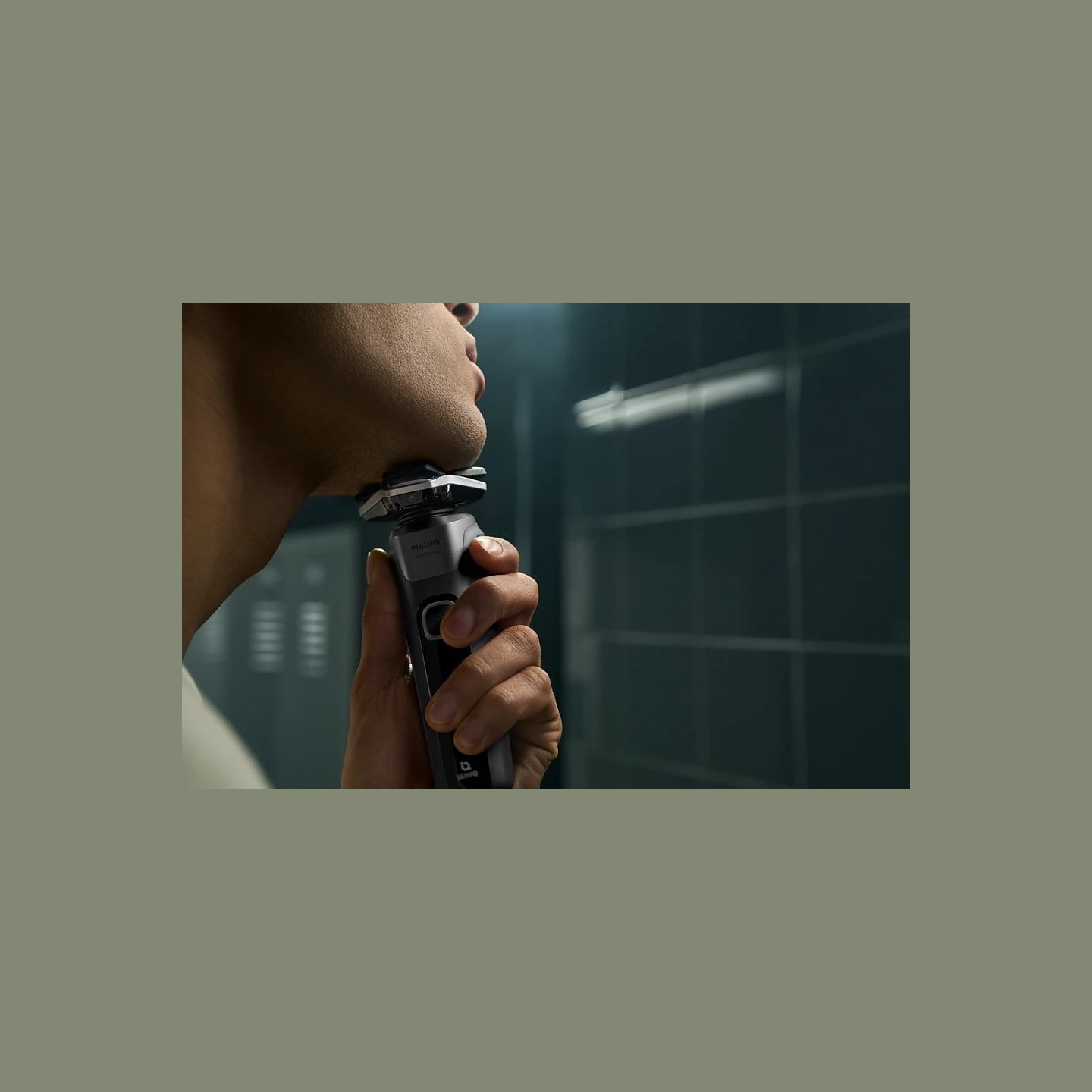 Philips Series 5000 wet and dry electric shaver S5887/30, SkinIQ, SteelPrecision blades, 360-D flexible heads, PowerAdapt Sensor