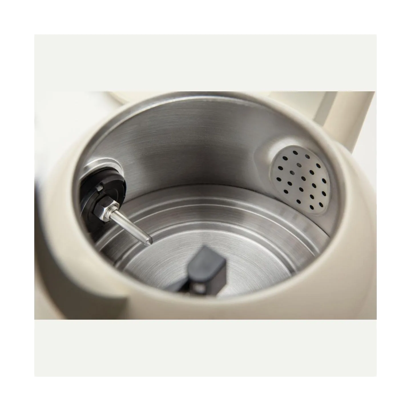 Gorenje | Kettle | K17CLIN | Electric | 2000 W | 1.7 L | Plastic/Metal | 360° rotational base | Beige