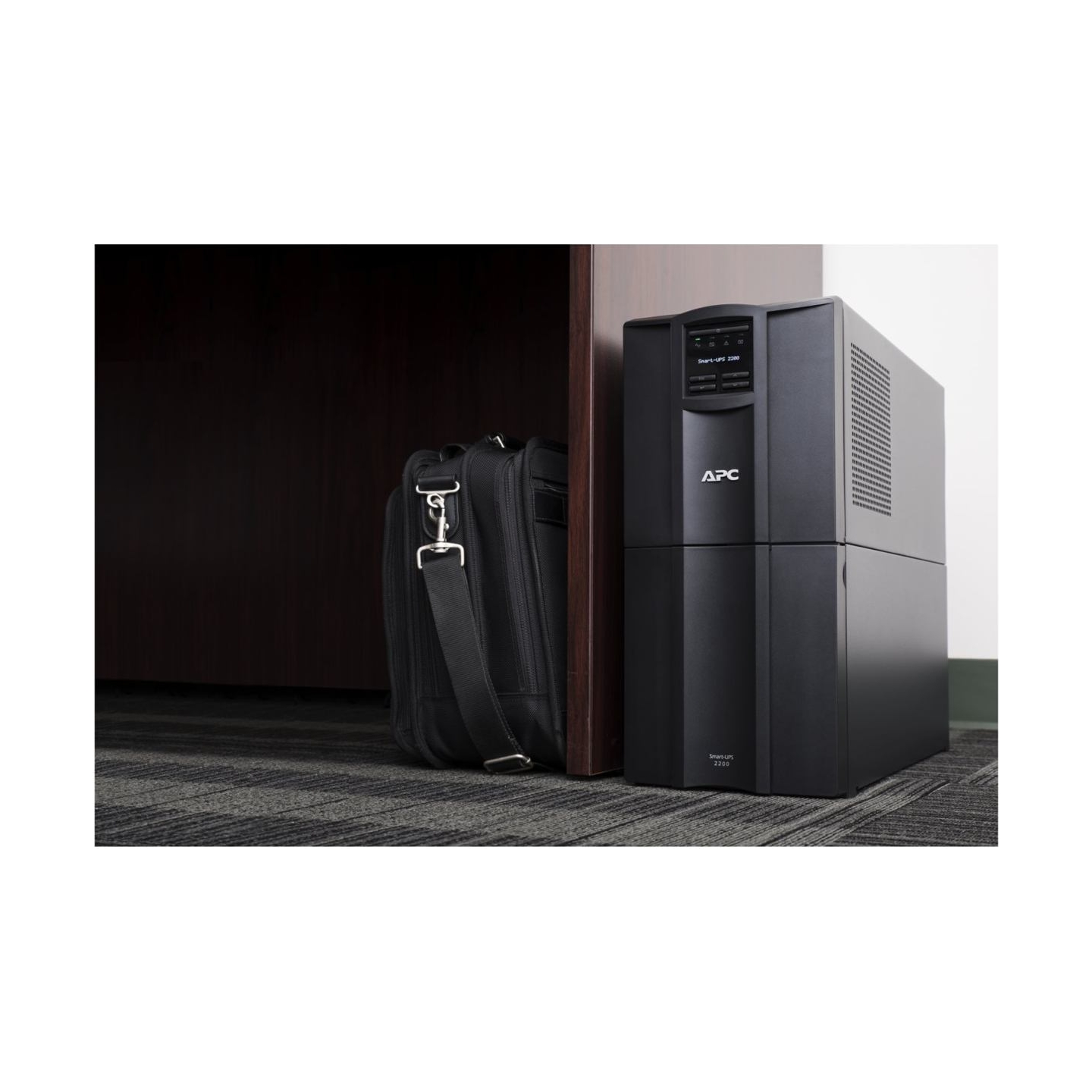 Schneider Electric APC Smart-UPS | SMT2200IC | 2200 VA | 1980 W