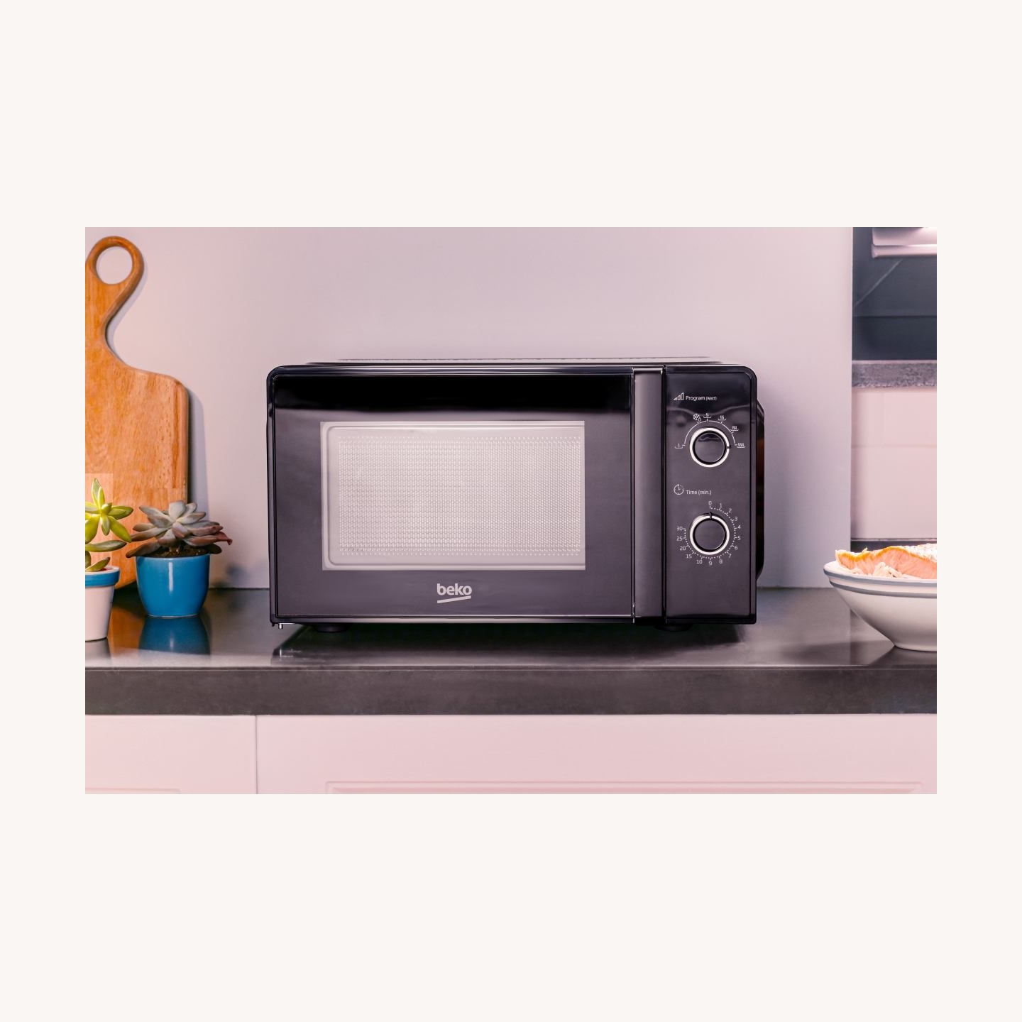 Beko Microwave MOC20100BFB, 700W, 20L, 900W, Black / MOC20100BFB