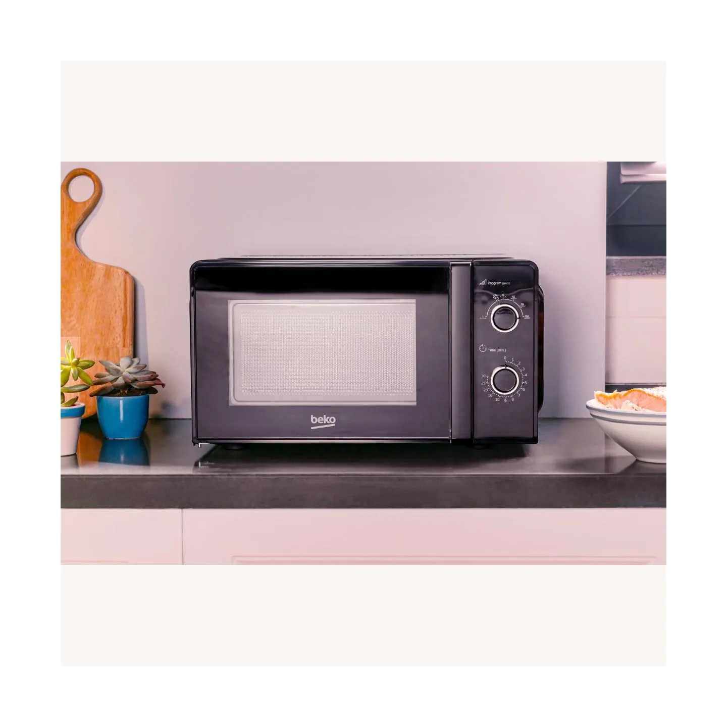 Beko Microwave MOC20100BFB, 700W, 20L, 900W, Black / MOC20100BFB