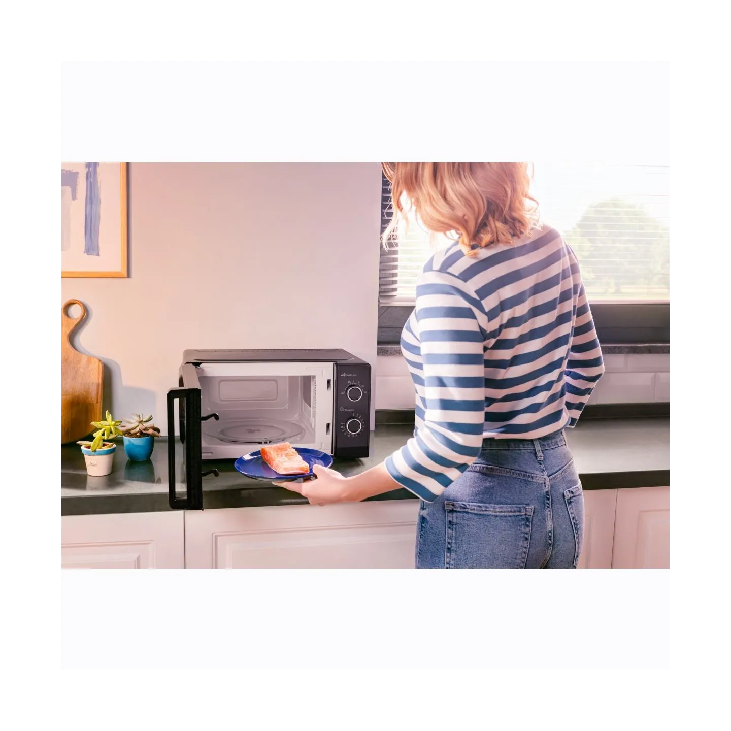 Beko Microwave MOC20100BFB, 700W, 20L, 900W, Black / MOC20100BFB