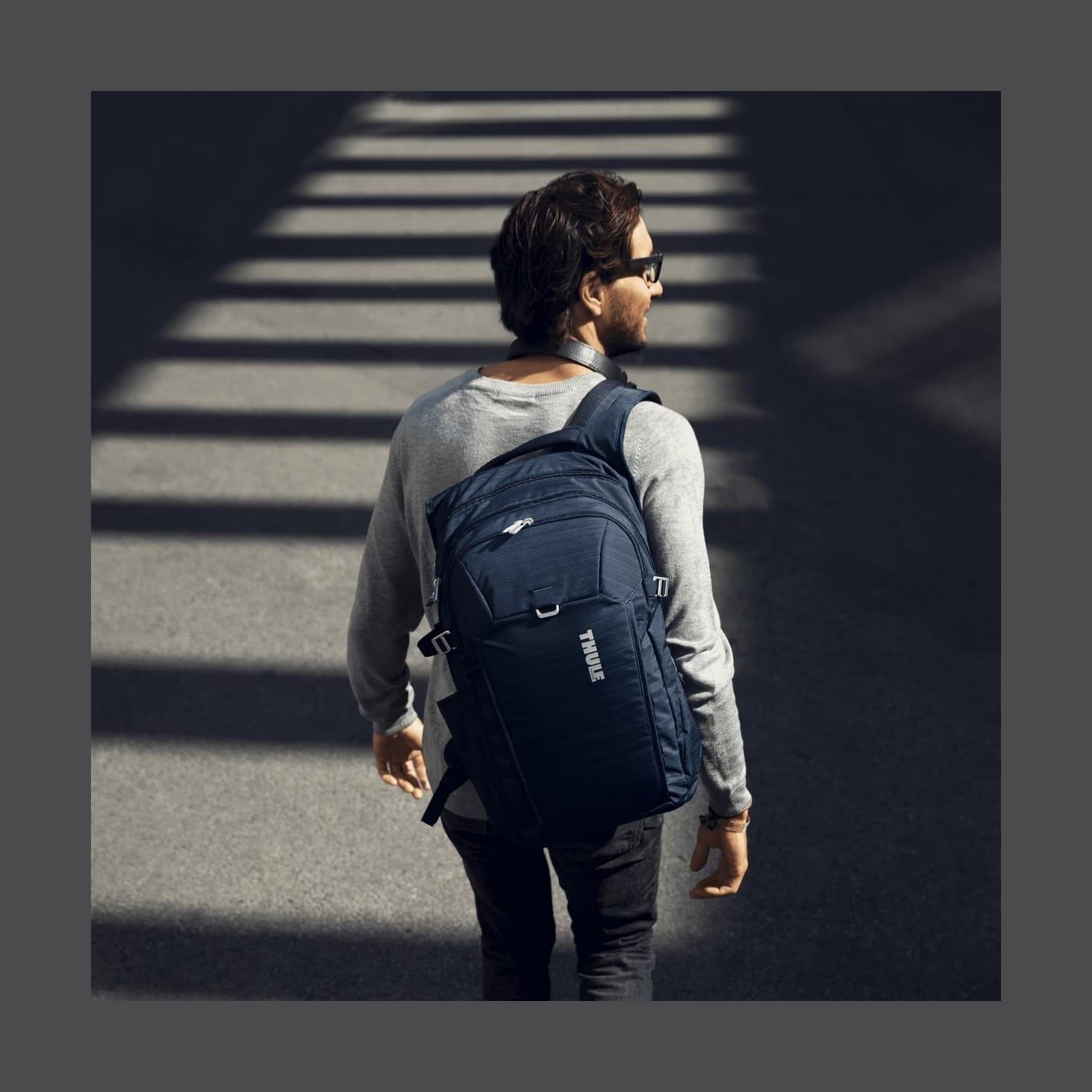 Thule | Backpack 28L | CONBP-216 Construct | Backpack for laptop | Carbon Blue