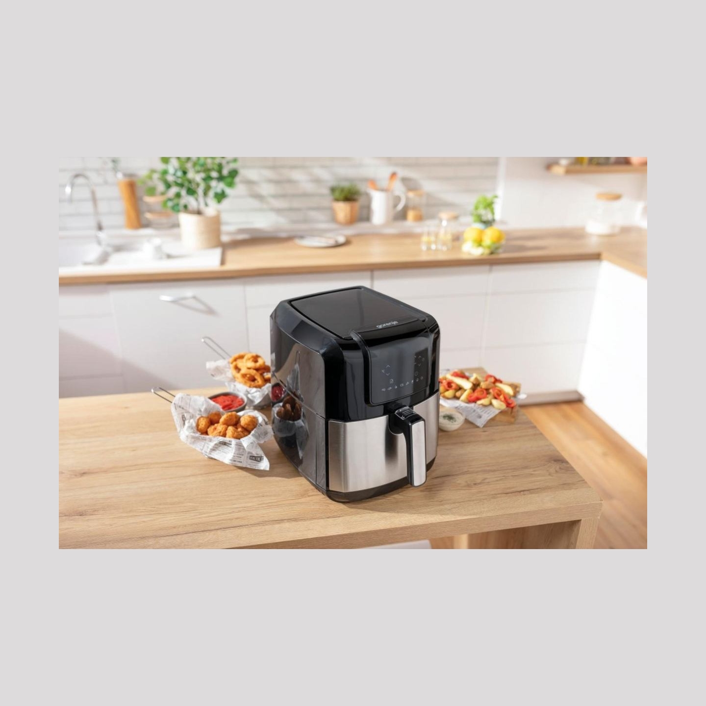 Gorenje | Fryer | AF1700DB | Power 1700 W | Capacity 5 L | Black/Stainless steel