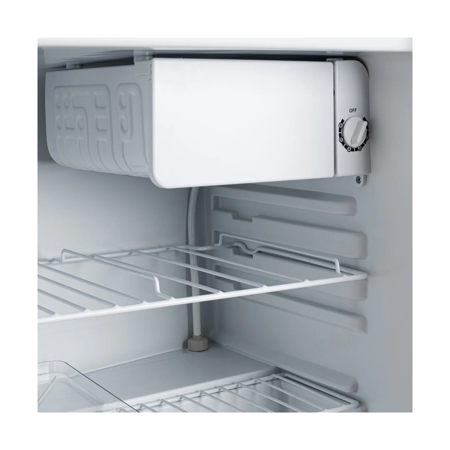 Adler Refrigerator | AD 8097 | Energy efficiency class E | Free standing | Larder | Height 63.2 cm | Fridge net capacity 58 L | 