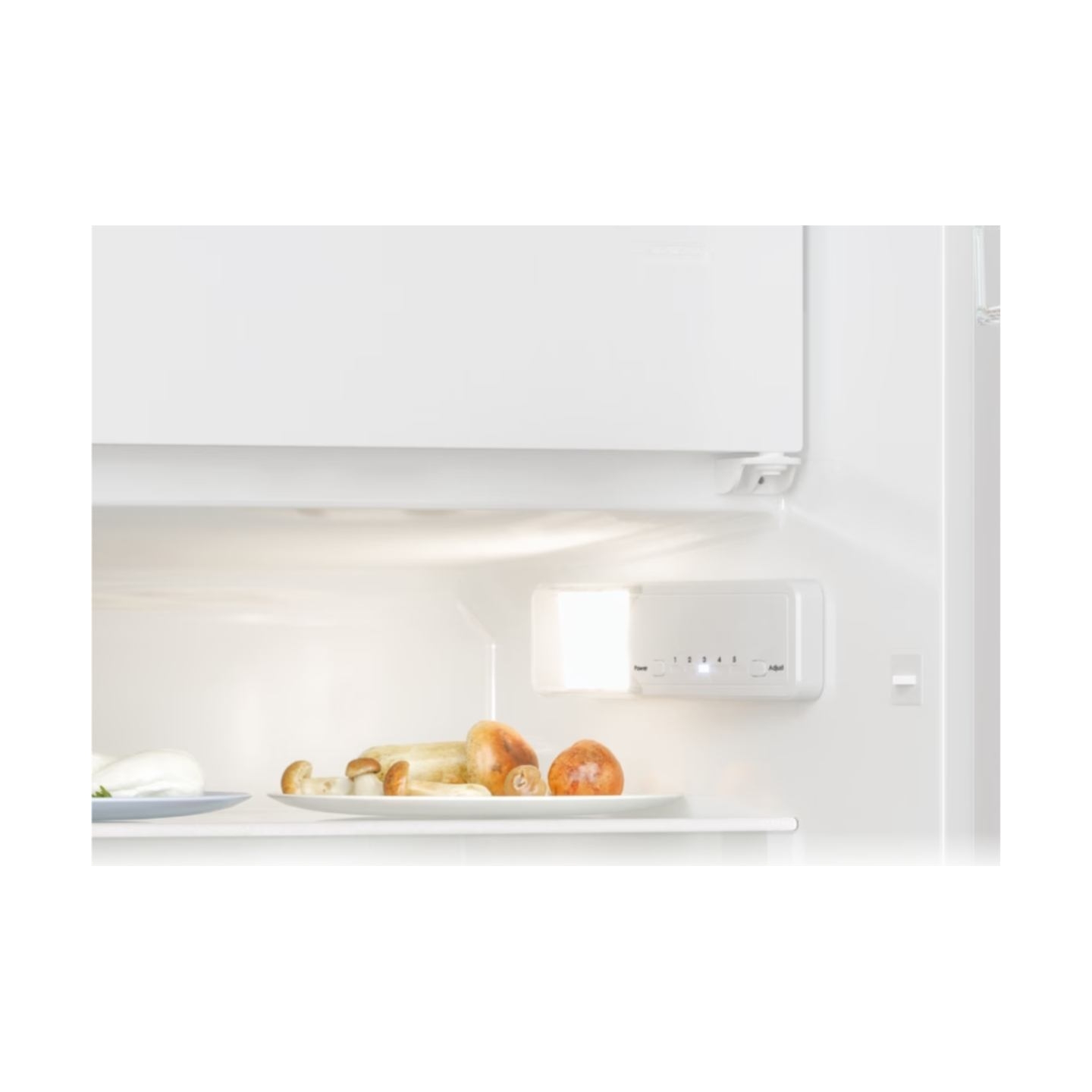 Candy Refrigerator | CM4SE68W | Energy efficiency class E | Built-in | Larder | Height 82.6 cm | Fridge net capacity 95 L | Free