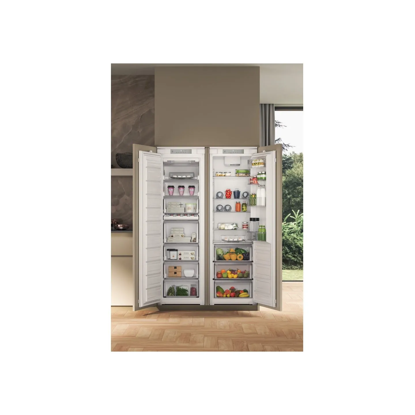 Whirlpool Refrigerator | WHSD18A013D1 | Energy efficiency class E | Built-in | Larder | Height 177 cm | Fridge net capacity 306 