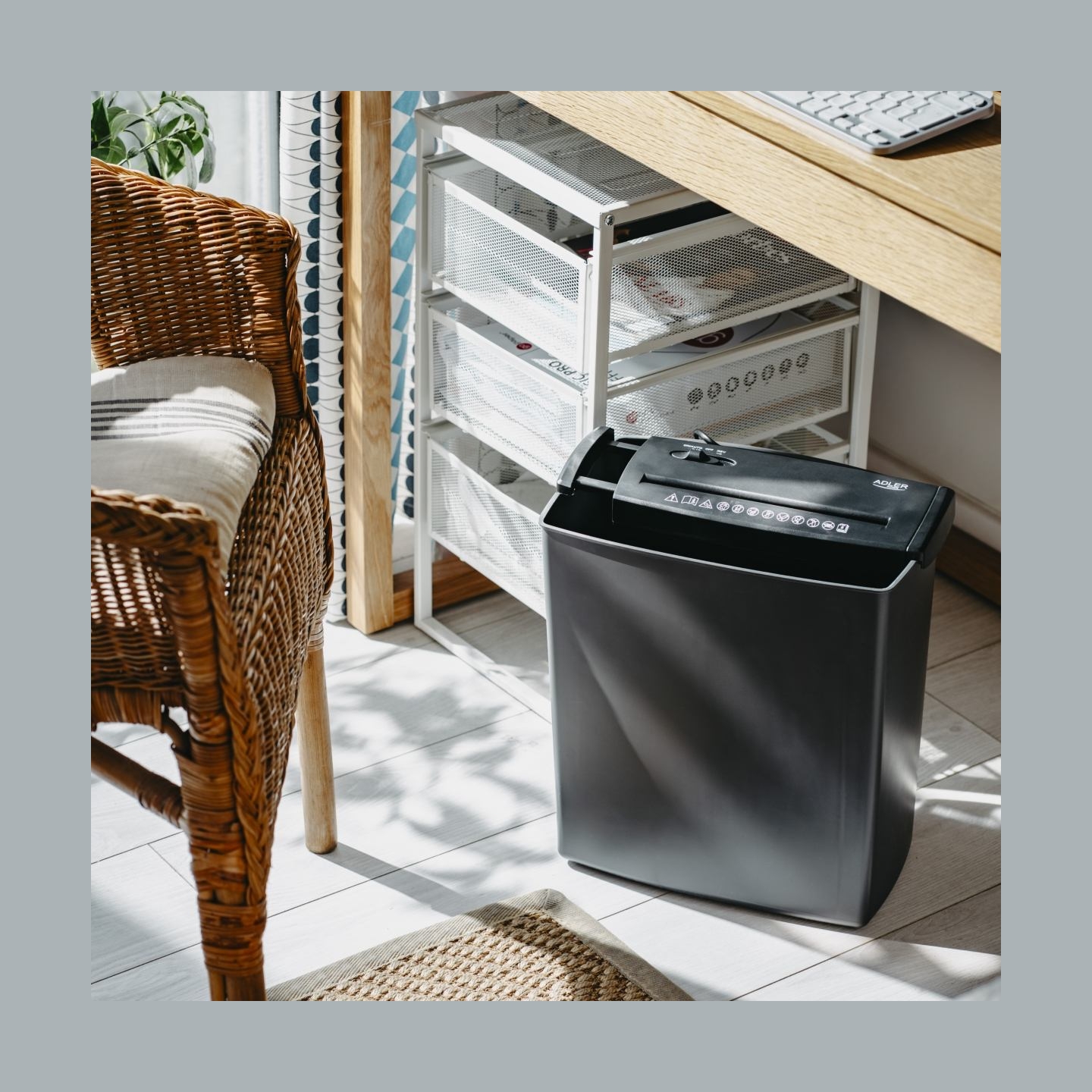 Adler Paper Shredder | AD 1040 | Black