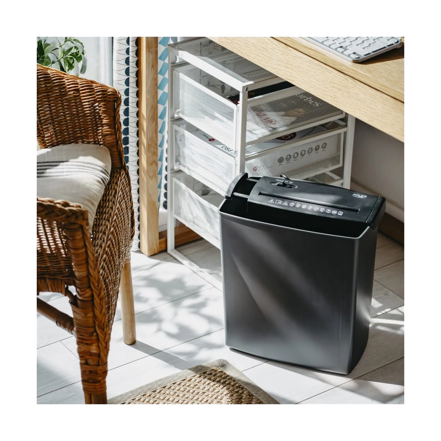 Adler Paper Shredder | AD 1040 | Black