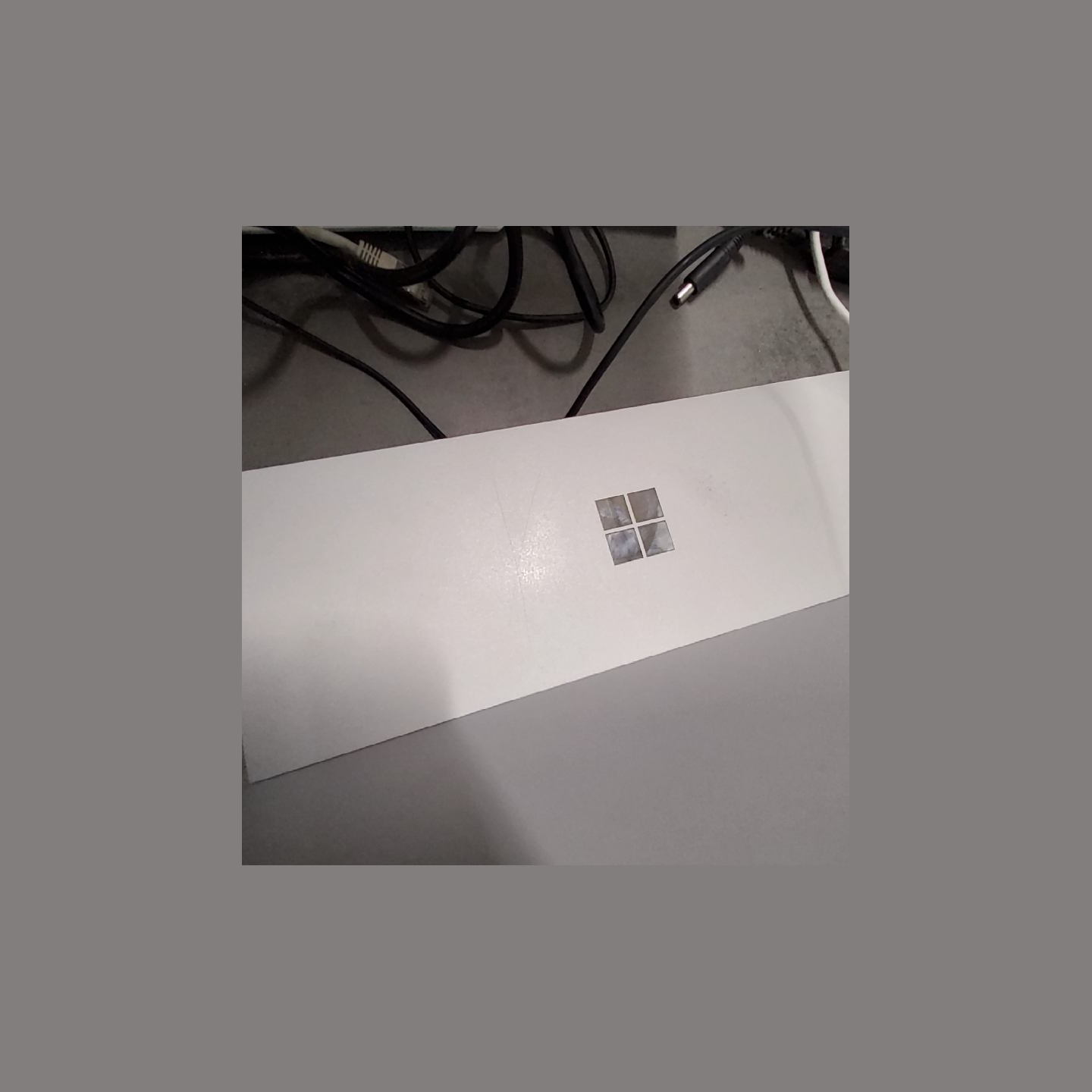 Microsoft Surface Pro (1796) | 4 GB | 1 x 128 SSD | B