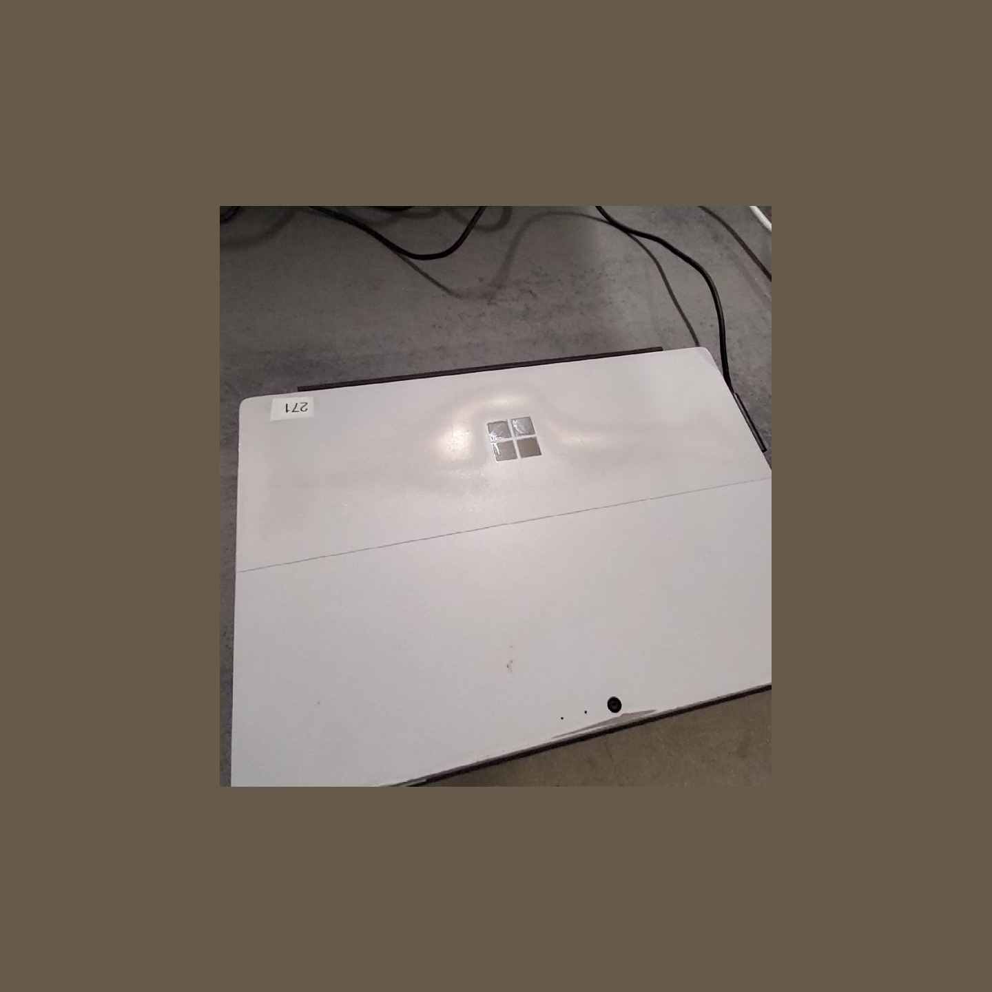 Microsoft Surface Pro (1796) | 4 GB | 1 x 128 SSD | B