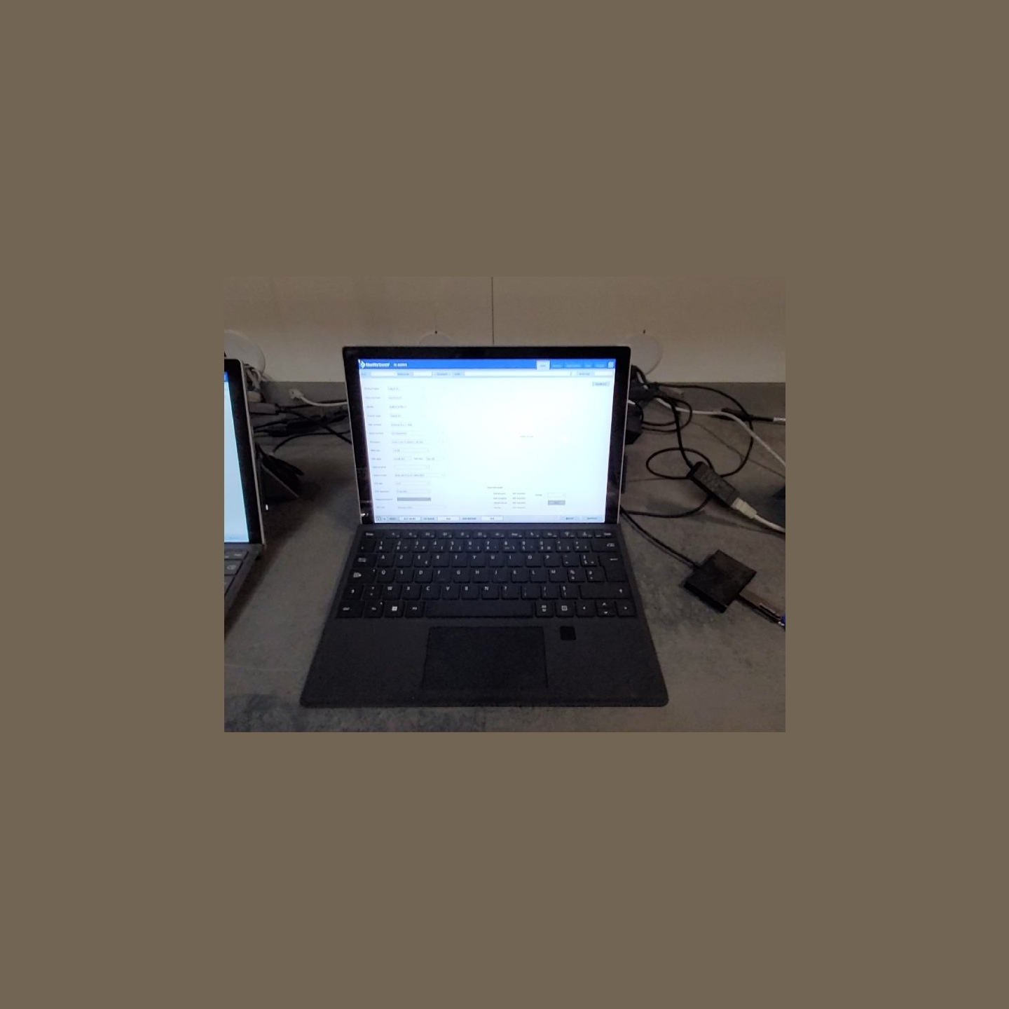 Microsoft 1866 256GB | 16 GB | 1 x 256 SSD | A