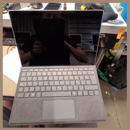 Microsoft 1866 256GB | 4 GB | 1 x 256 SSD | A