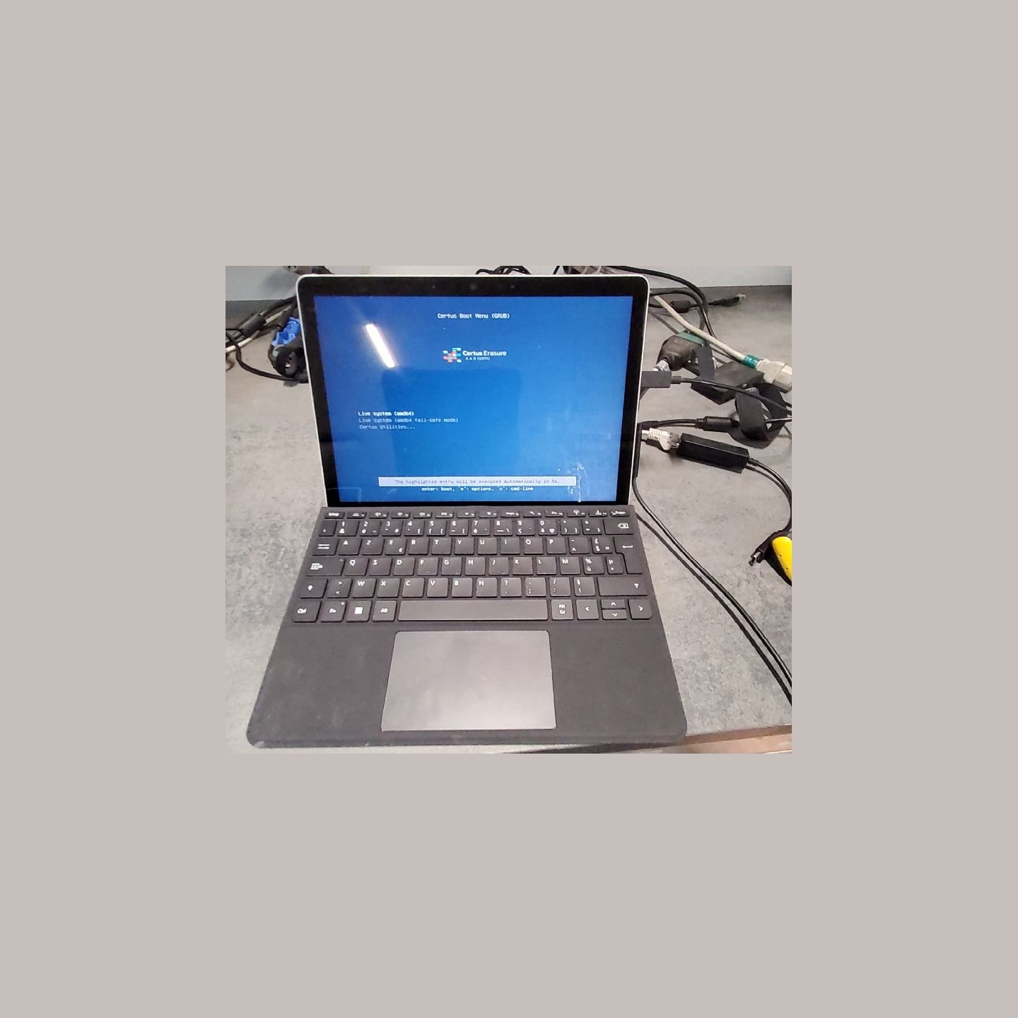Microsoft SURFACE GO 2(1901) | 8 GB | 1 x 128 SSD | A