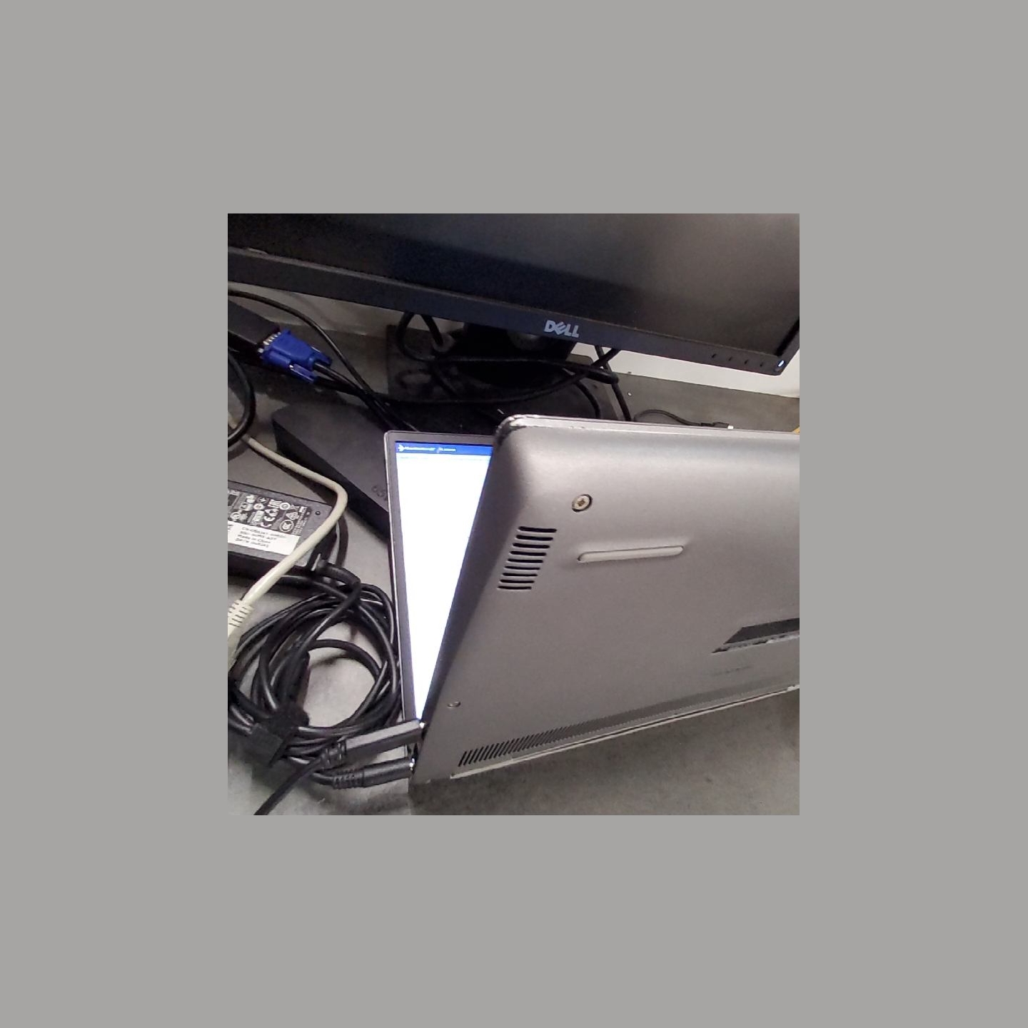 Dell Latitude 3301 | 8 GB | 1 x 256 SSD | A-