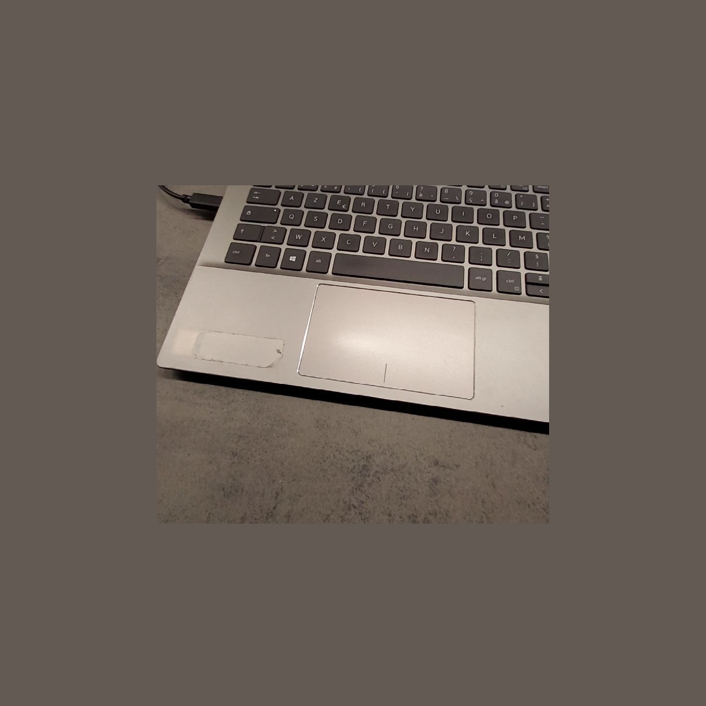 Dell Latitude 3301 | 8 GB | 1 x 256 SSD | B