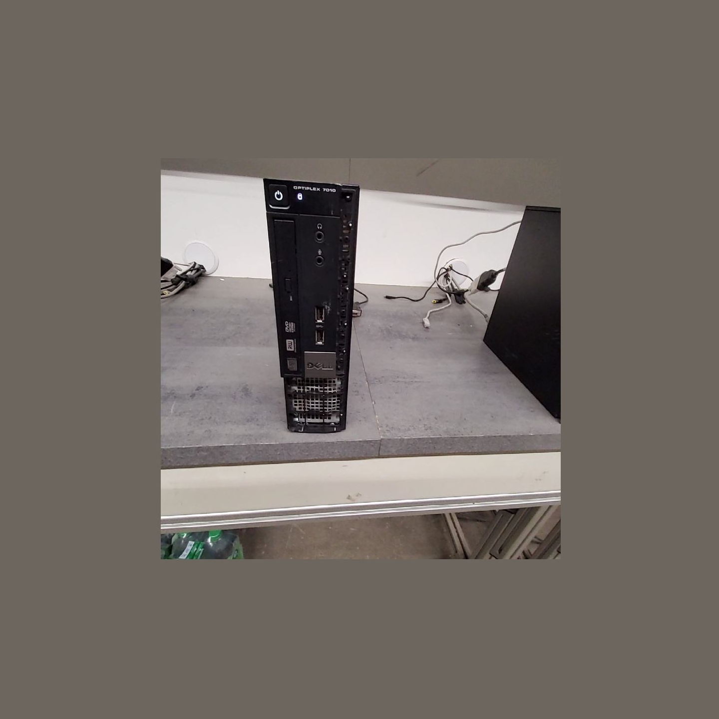 Dell Optiplex 7010 (SFF) | 4 GB | 1 x 320 HDD | B