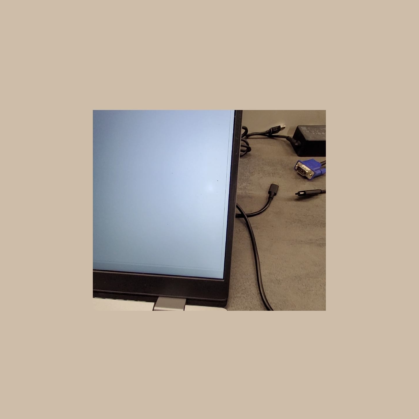 Dell Latitude 3330 | 8 GB | 1 x 256 SSD | B