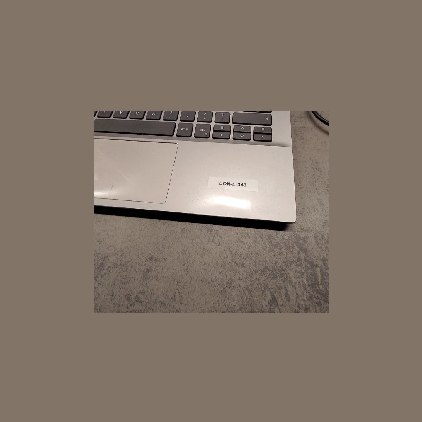 Dell Latitude 3301 | 8 GB | 1 x 256 SSD | A-