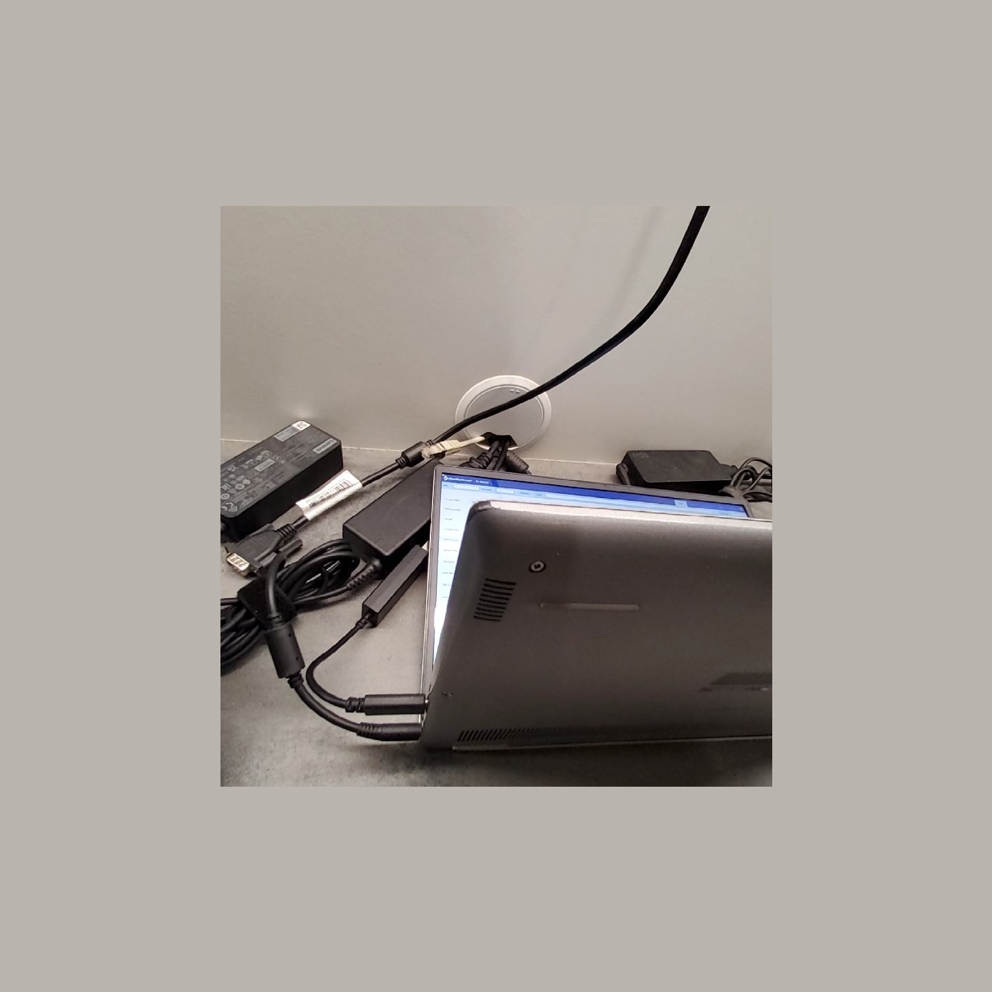 Dell Latitude 3301 | 8 GB | 1 x 256 SSD | A-