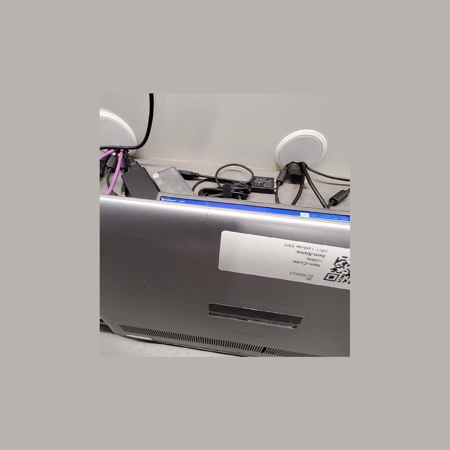 Dell Latitude 3301 | 8 GB | 1 x 256 SSD | B