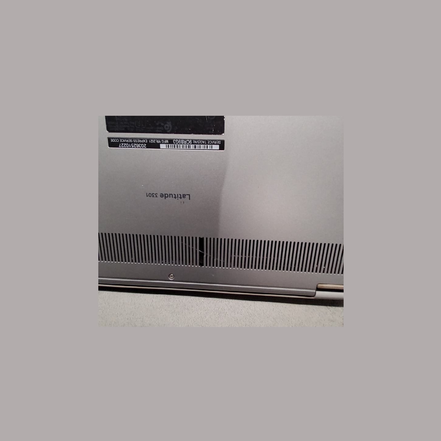 Dell Latitude 3301 | 8 GB | 1 x 256 SSD | B